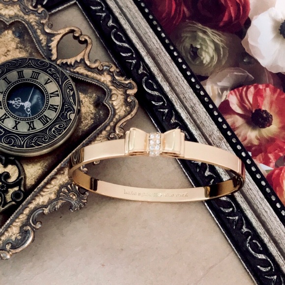 Kate Spade🎀💫bangle moon river crystal gold bracelet - Picture 2 of 9